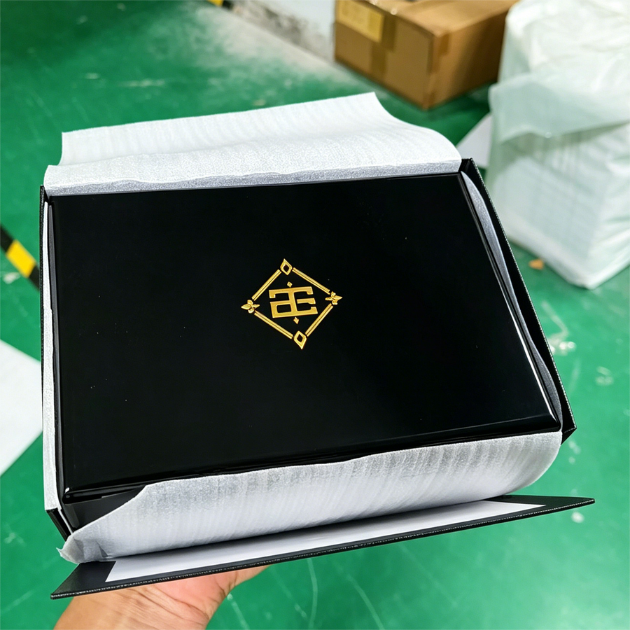 Hướng Dẫn Sản Xuất Hộp Đựng Đồng Hồ Theo Yêu Cầu Cho Doanh Nghiệp Xuất Khẩu