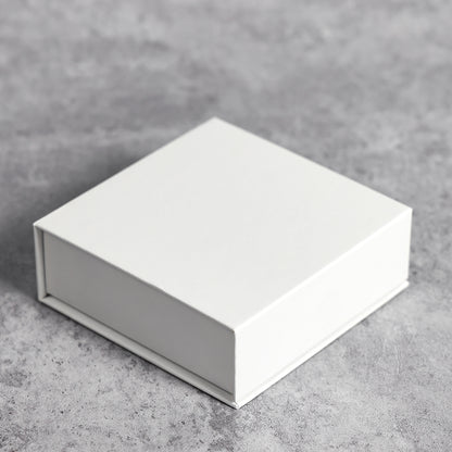 Hộp Trang Sức Giấy Trắng Nắp Lật - chi tiết nắp lật mở tiện lợi chất lượng cao cấp