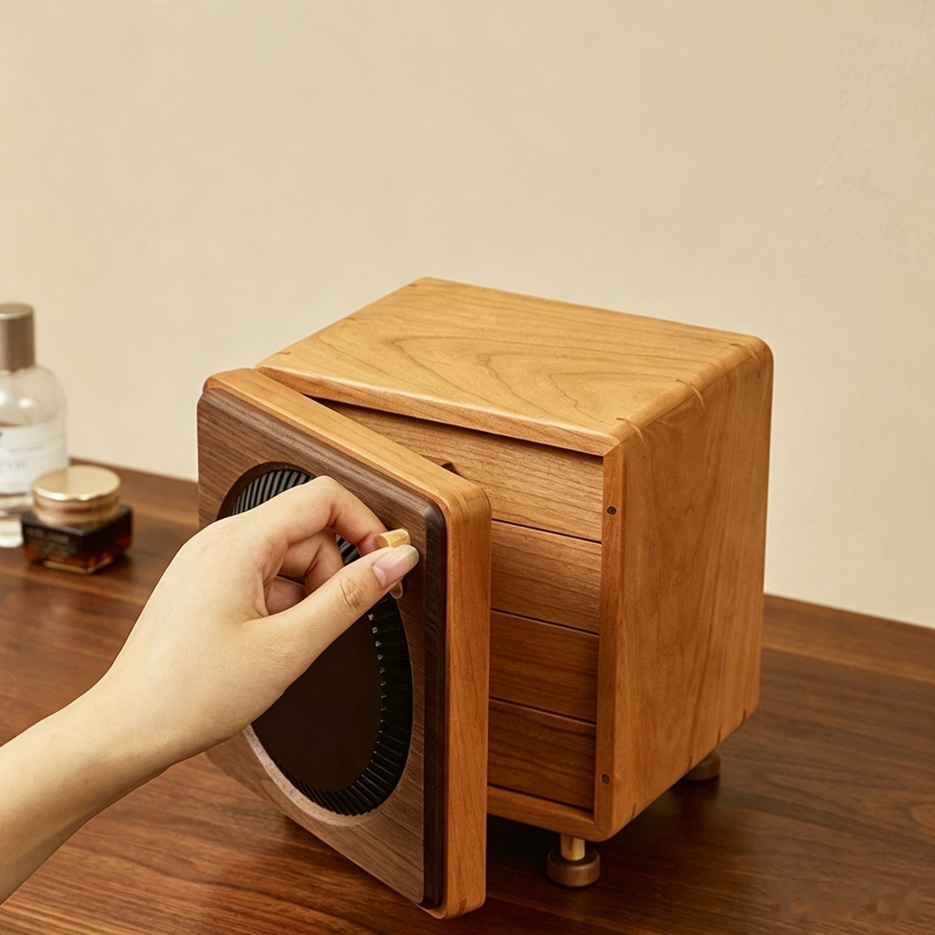 Hộp Trang Sức Âm Thanh Nhạc Cụ - chi tiết tích hợp loa âm thanh phát nhạc chất lượng cao cấp