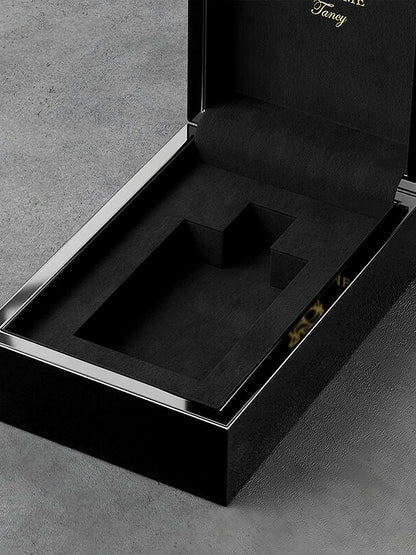 Hộp Đựng Nước Hoa Matte Black 2026